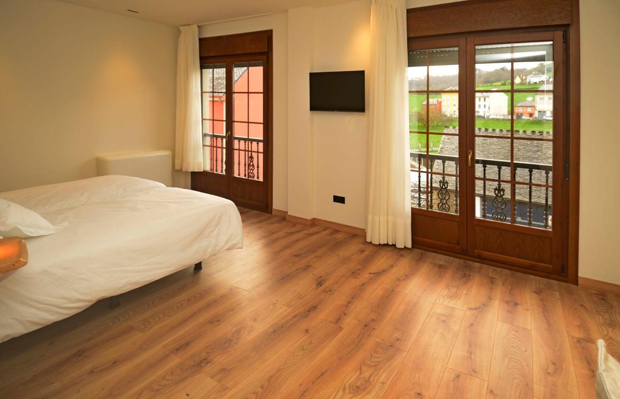 A Reigada Hotel Restaurante กรานดาส เด ซาลิเม ภายนอก รูปภาพ